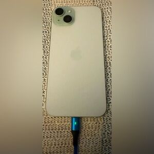 iPhone 15, Green MTM23LL/ A 128gb